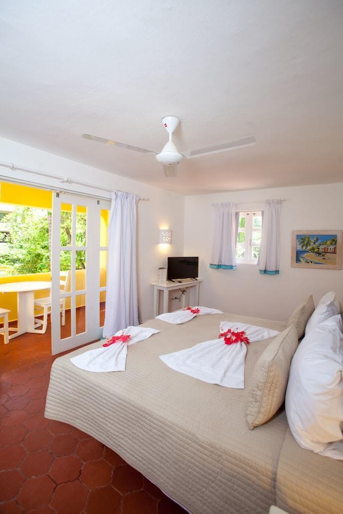 Corales Village