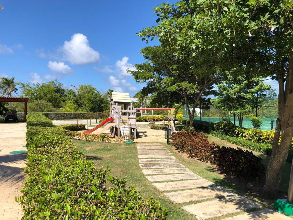 Beautiful One Bedroom Unit With Pool And Club In A Golf Project *
