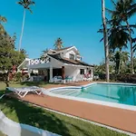 Condo Hotel Playa Las Ballenas