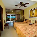 Vik Hotel Cayena Beach