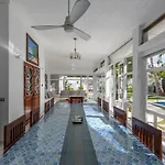 Villa Clarissa V, Walk To Beach!