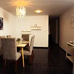 Residenciales H1 & H2 - Breakfast & Room Service - Airport Close