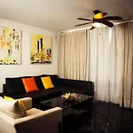 Residenciales H1 & H2 - Breakfast & Room Service - Airport Close