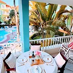 Walk To Beach, Shops, Dining, Pool View, Fast Wifi