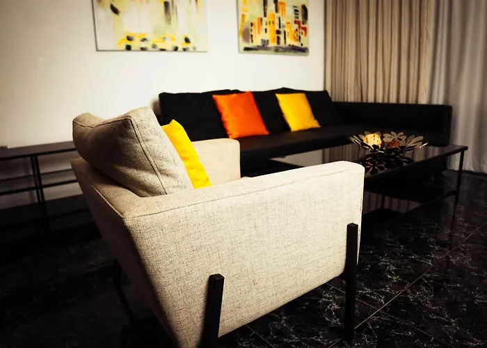 Residenciales H1 & H2 - Breakfast & Room Service - Airport Close