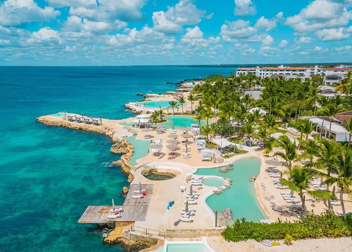 Tracadero Beach Club & Holidays Rentals