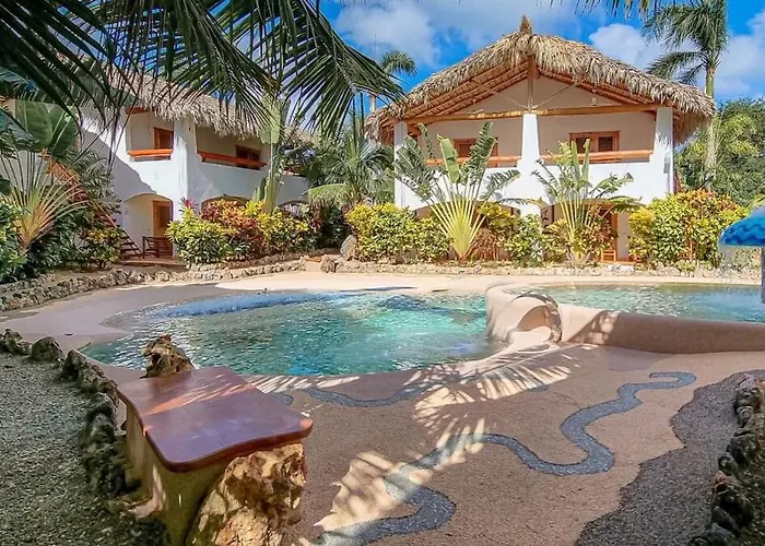 Bungalow Las Palmeras Con Piscina En Las Galeras