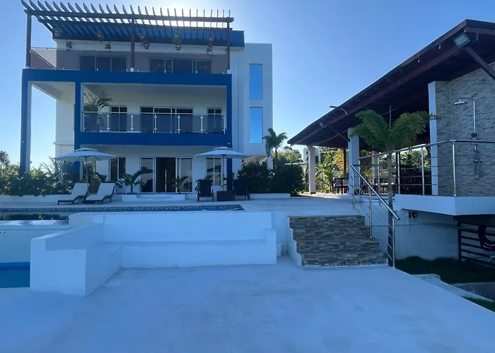 Luxury Beach Front Villa With Private Pool And Stunning Ocean View!