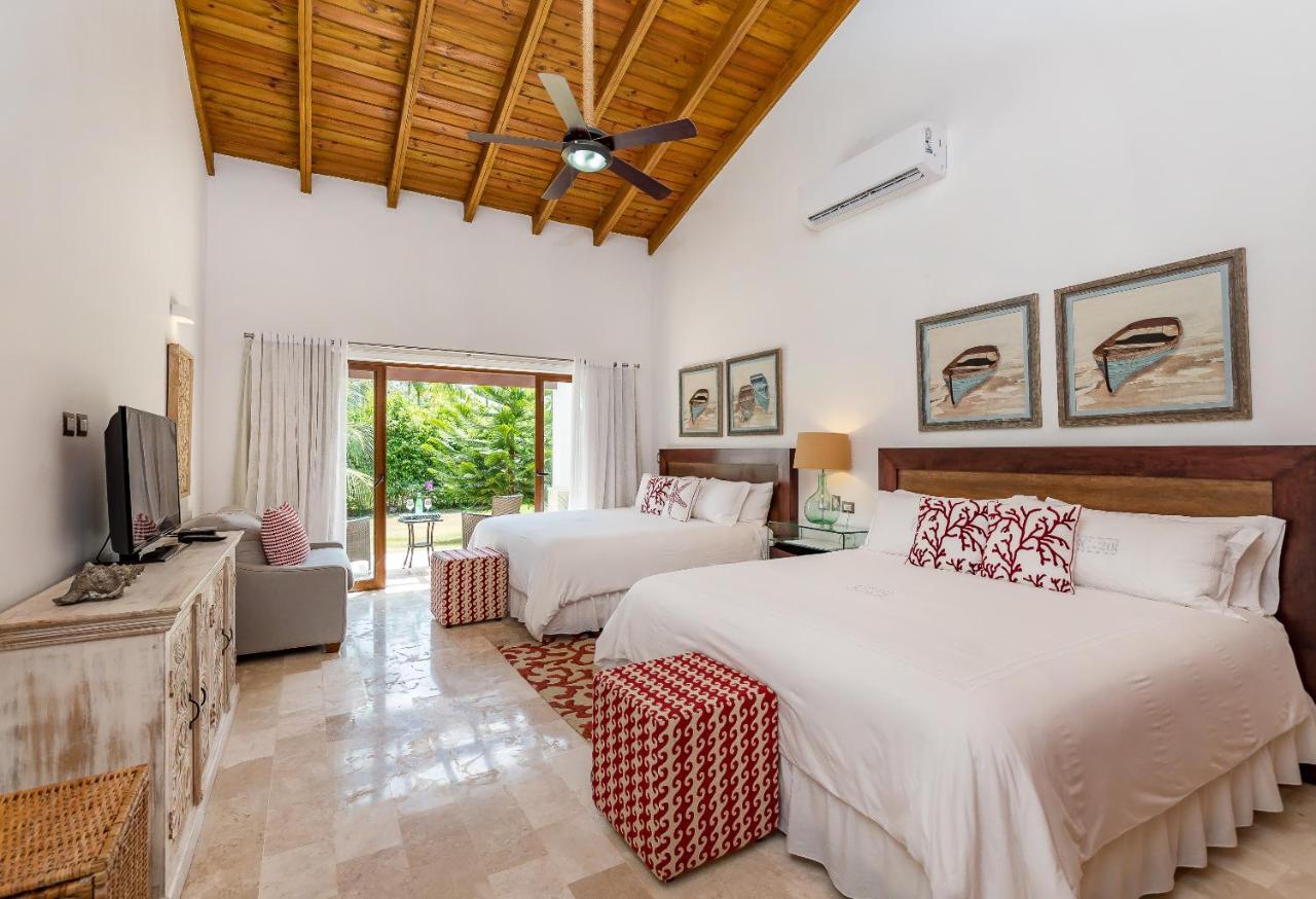 Villa Stunning With Private Pool And Jacuzzi In