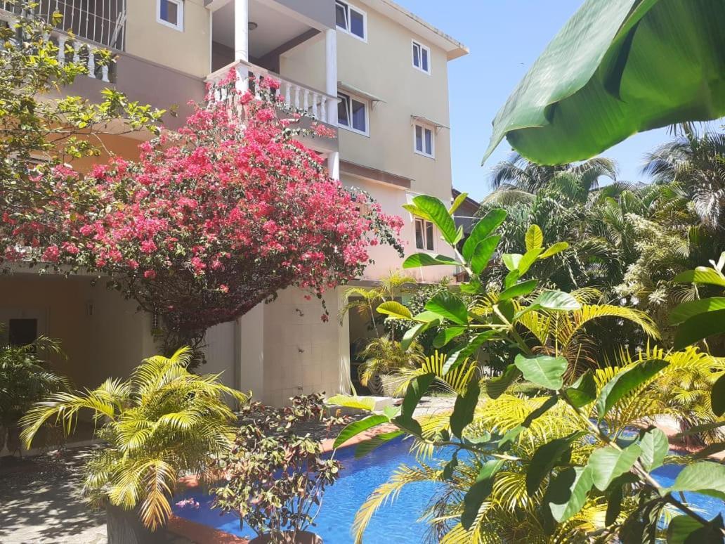 Michaela Aparthotel 3*