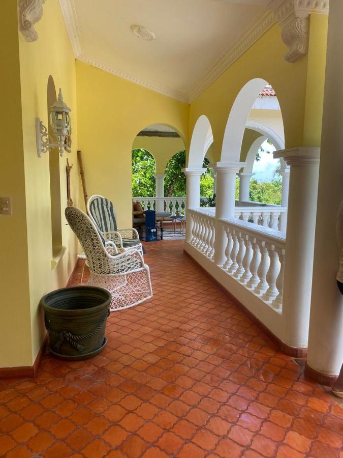 El Castillo Tropical Homestay Cabrera