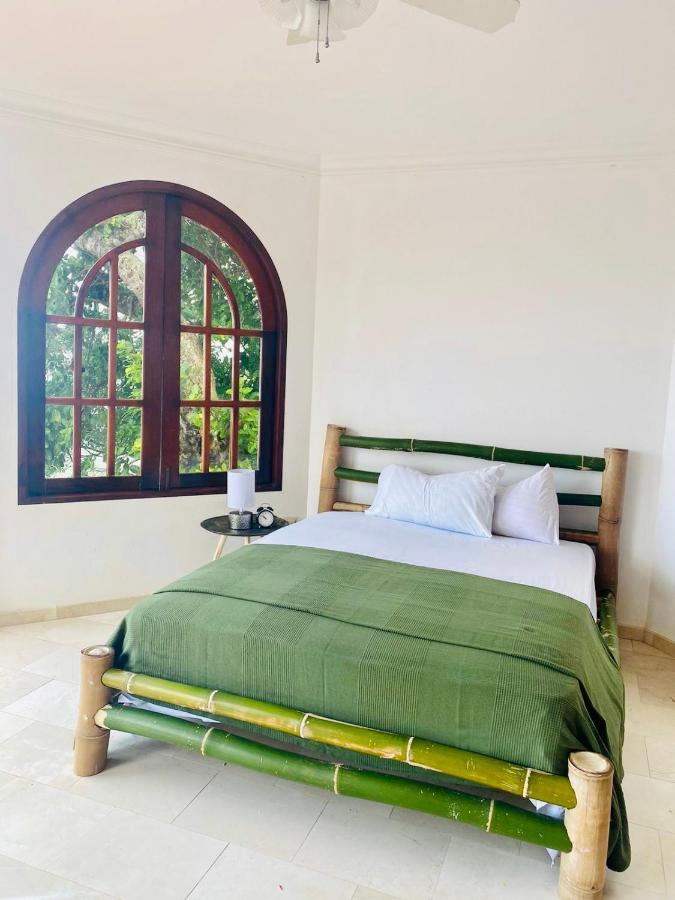 El Castillo Tropical Homestay Cabrera