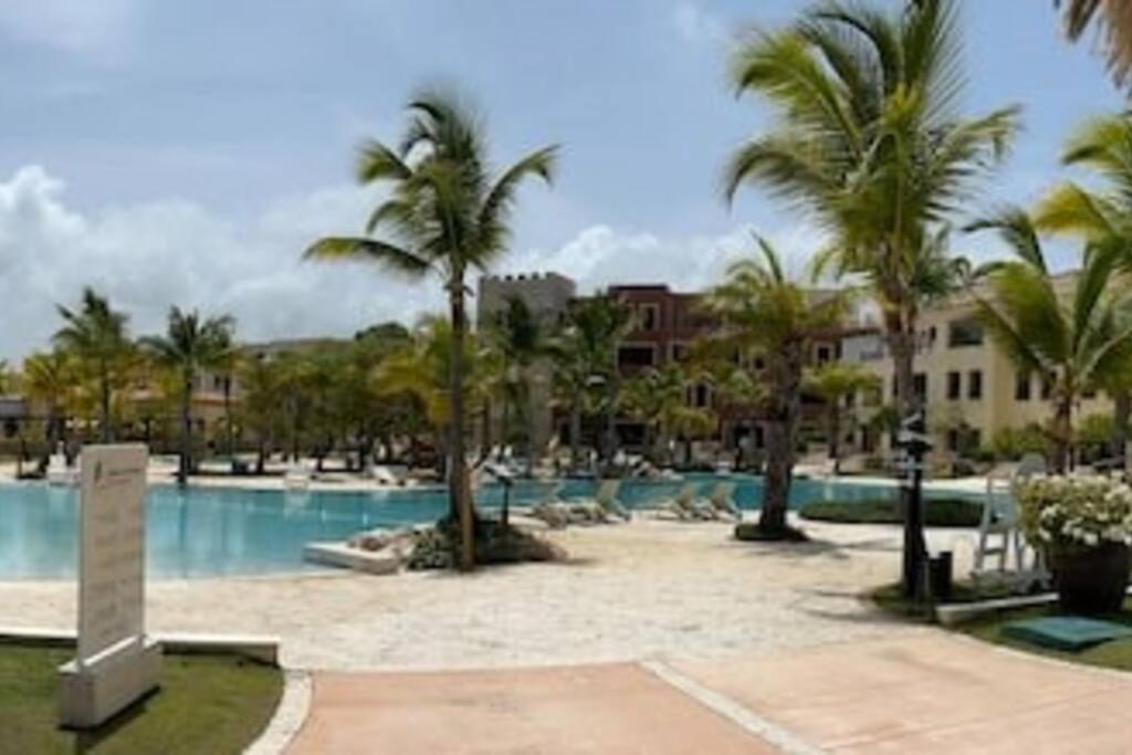Luxe 1 Bedroom Cap Cana, Dr - Steps Away From Pool, King Bed, Caribbean Paradise! Apartment
