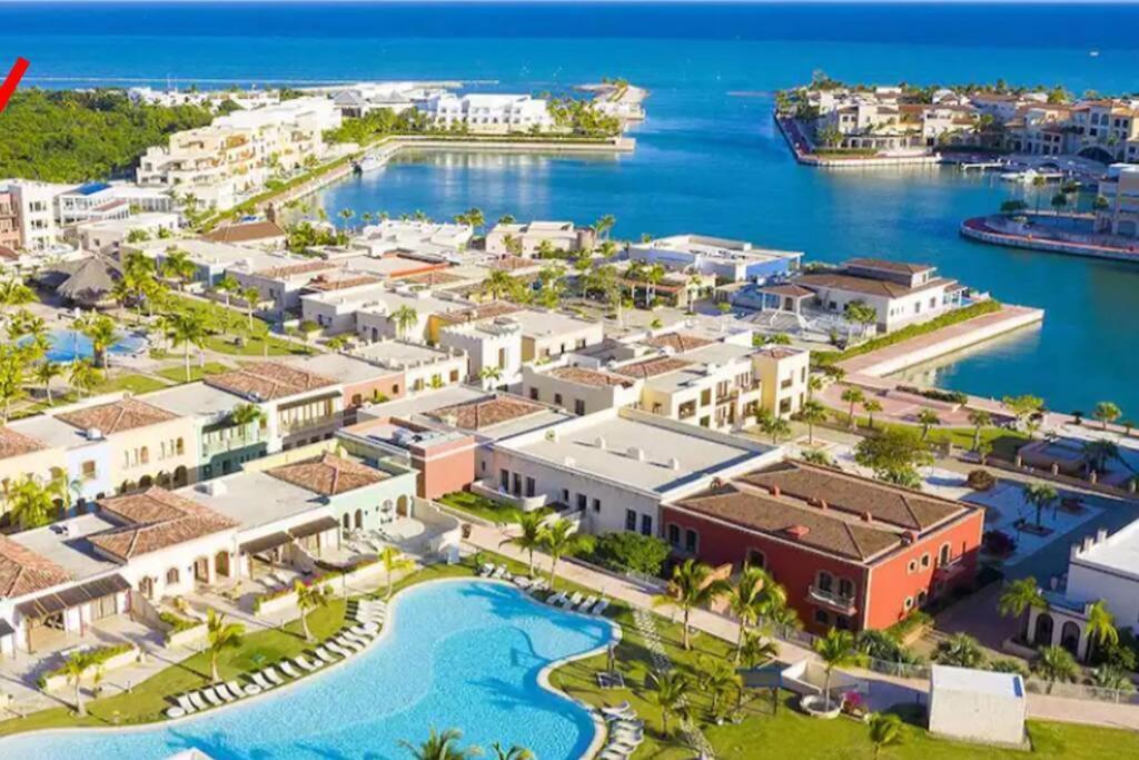 Luxe 1 Bedroom Cap Cana, Dr - Steps Away From Pool, King Bed, Caribbean Paradise! Apartment *