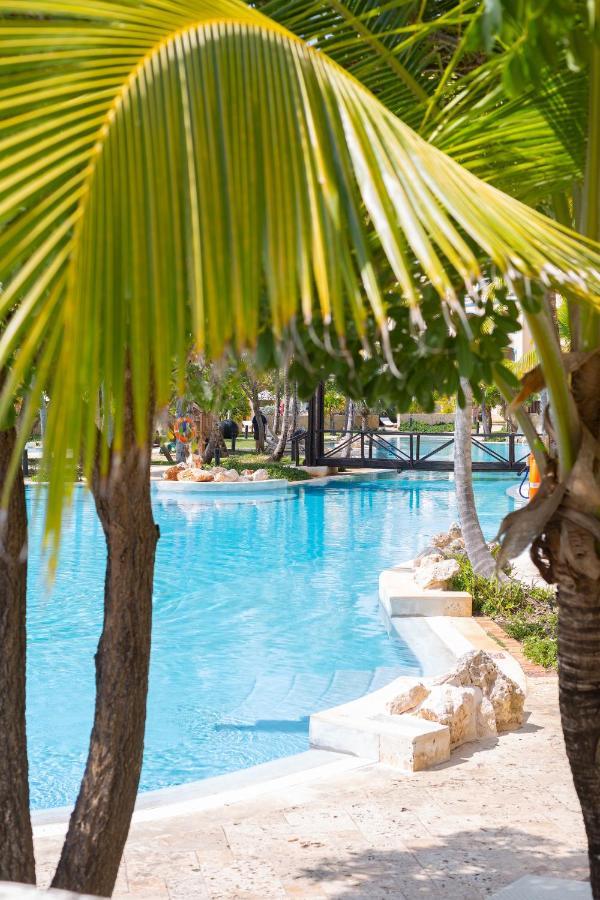 Luxe 1 Bedroom Cap Cana, Dr - Steps Away From Pool, King Bed, Caribbean Paradise! * Punta Cana