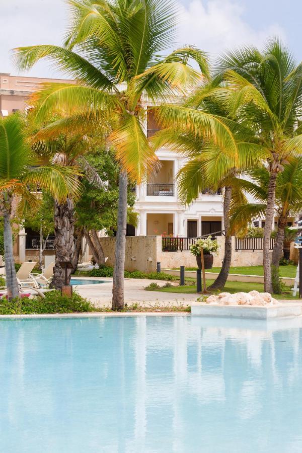 Apartment Luxe 1 Bedroom Cap Cana, Dr - Steps Away From Pool, King Bed, Caribbean Paradise!