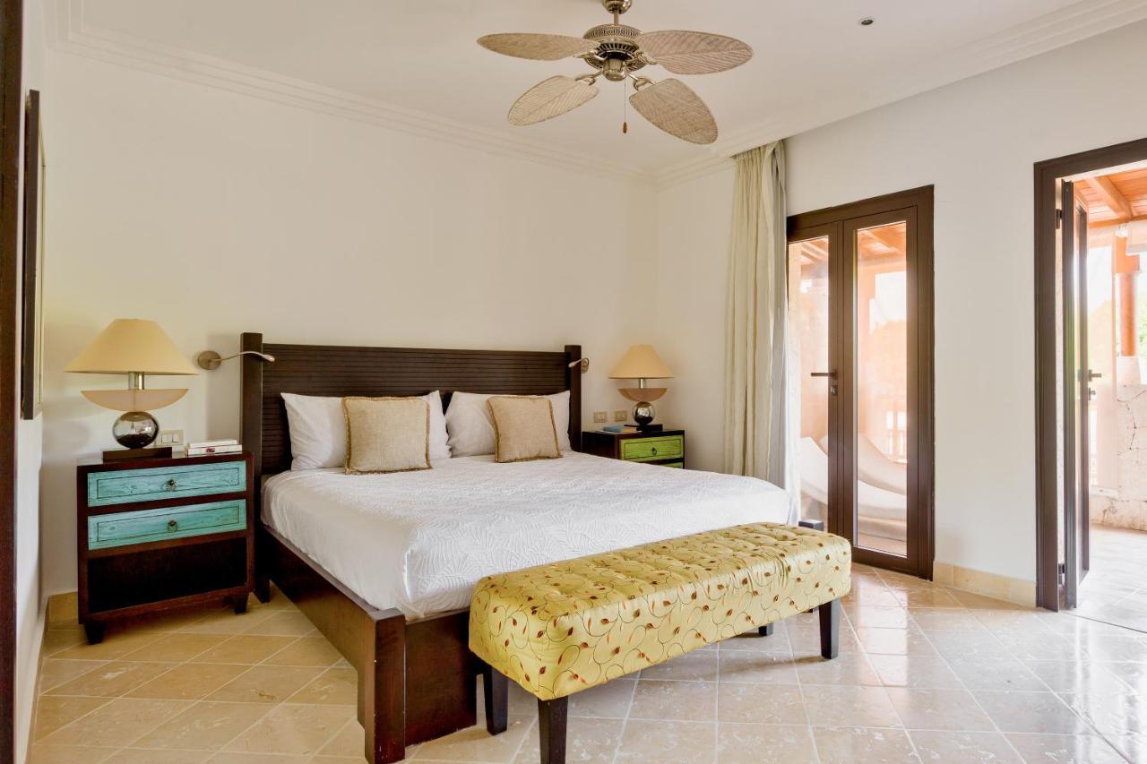 Luxe 1 Bedroom Cap Cana, Dr - Steps Away From Pool, King Bed, Caribbean Paradise! Apartment *