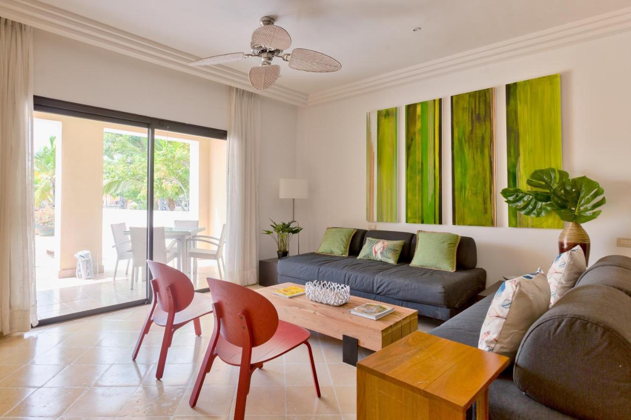 Apartment Luxe 1 Bedroom Cap Cana, Dr - Steps Away From Pool, King Bed, Caribbean Paradise! Punta Cana