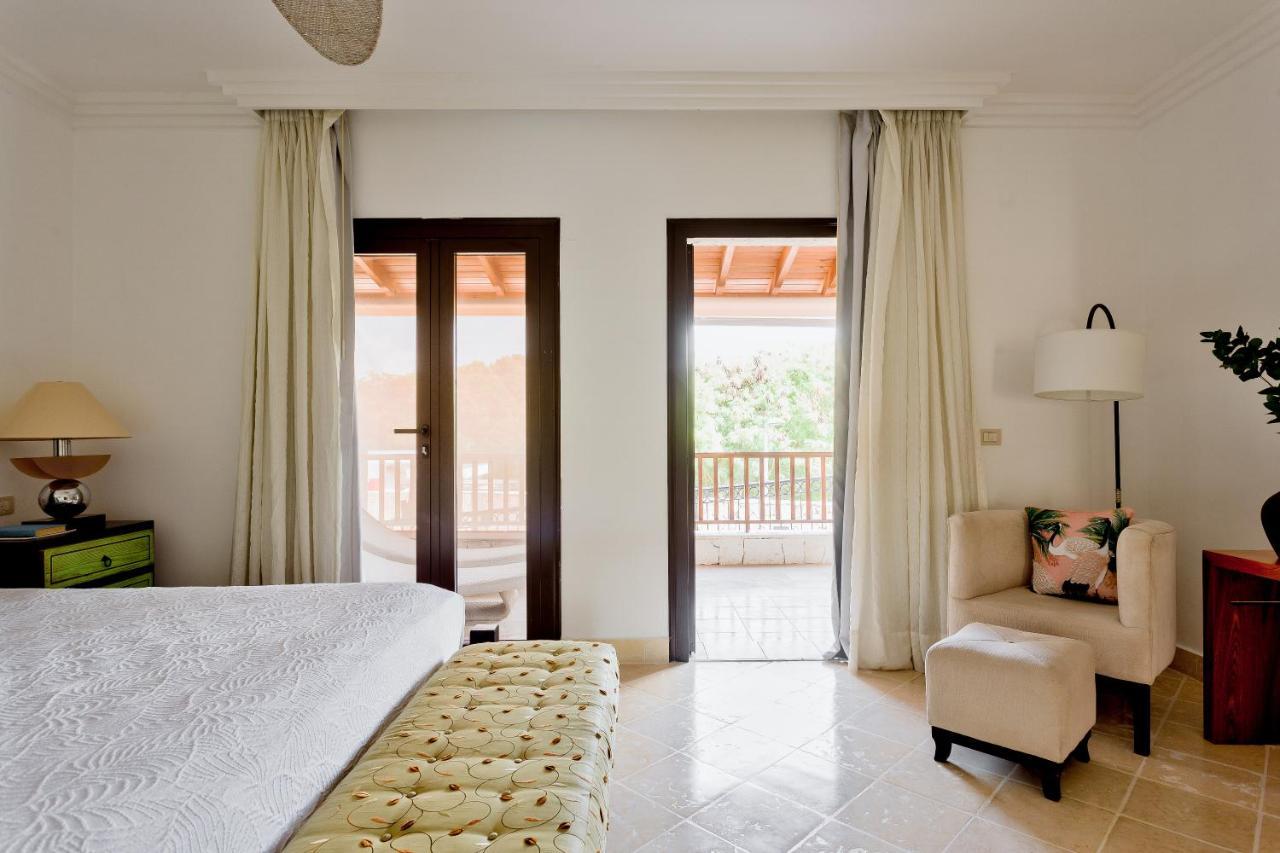 Luxe 1 Bedroom Cap Cana, Dr - Steps Away From Pool, King Bed, Caribbean Paradise! Punta Cana