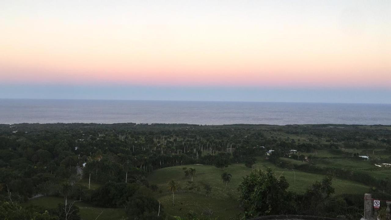 El Castillo Tropical Cabrera