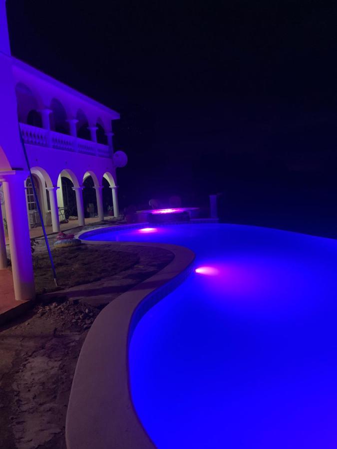 El Castillo Tropical Homestay Cabrera