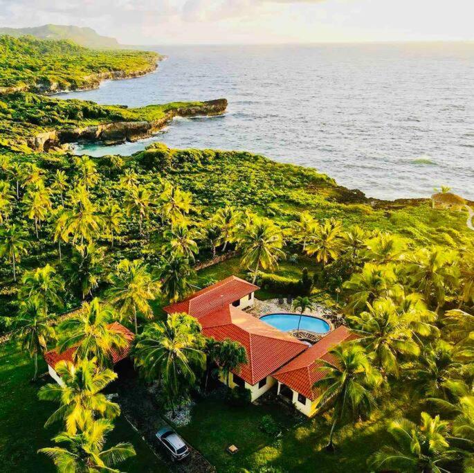 Palm House - Luxury - Samana - Ocean Front Sanchez