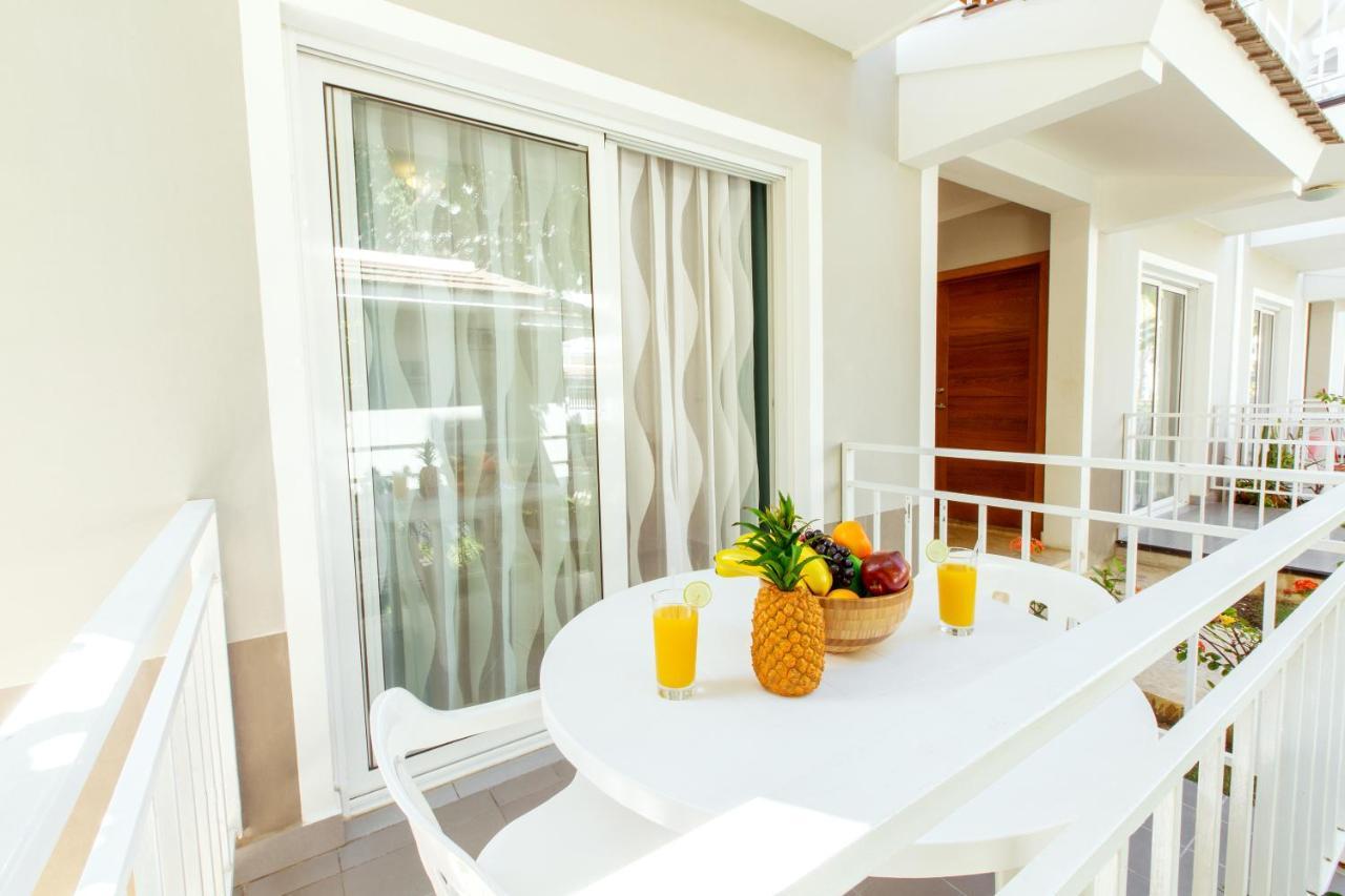 Hotel Tropicana Suites Deluxe Beach Club & Pool - Playa Los Corales Punta Cana