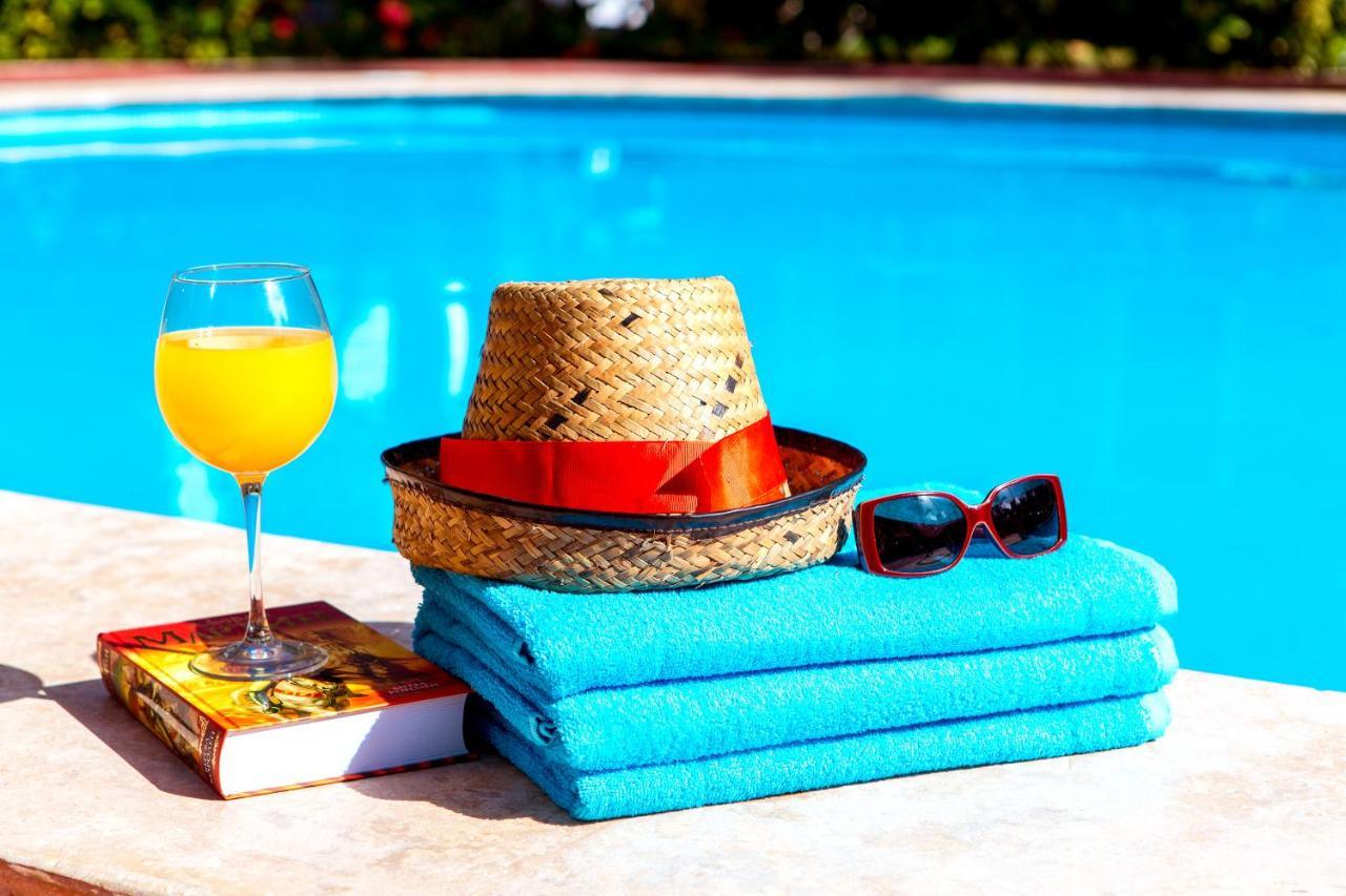 Tropicana Suites Deluxe Beach Club & Pool - Playa Los Corales 4*