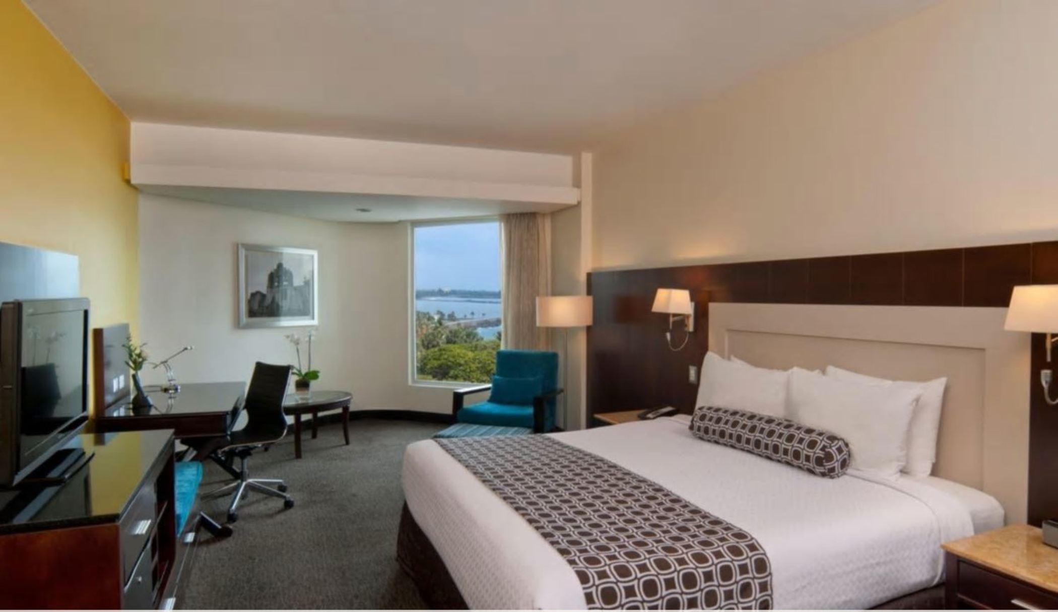 Crowne Plaza By Ihg Hotel 5*
