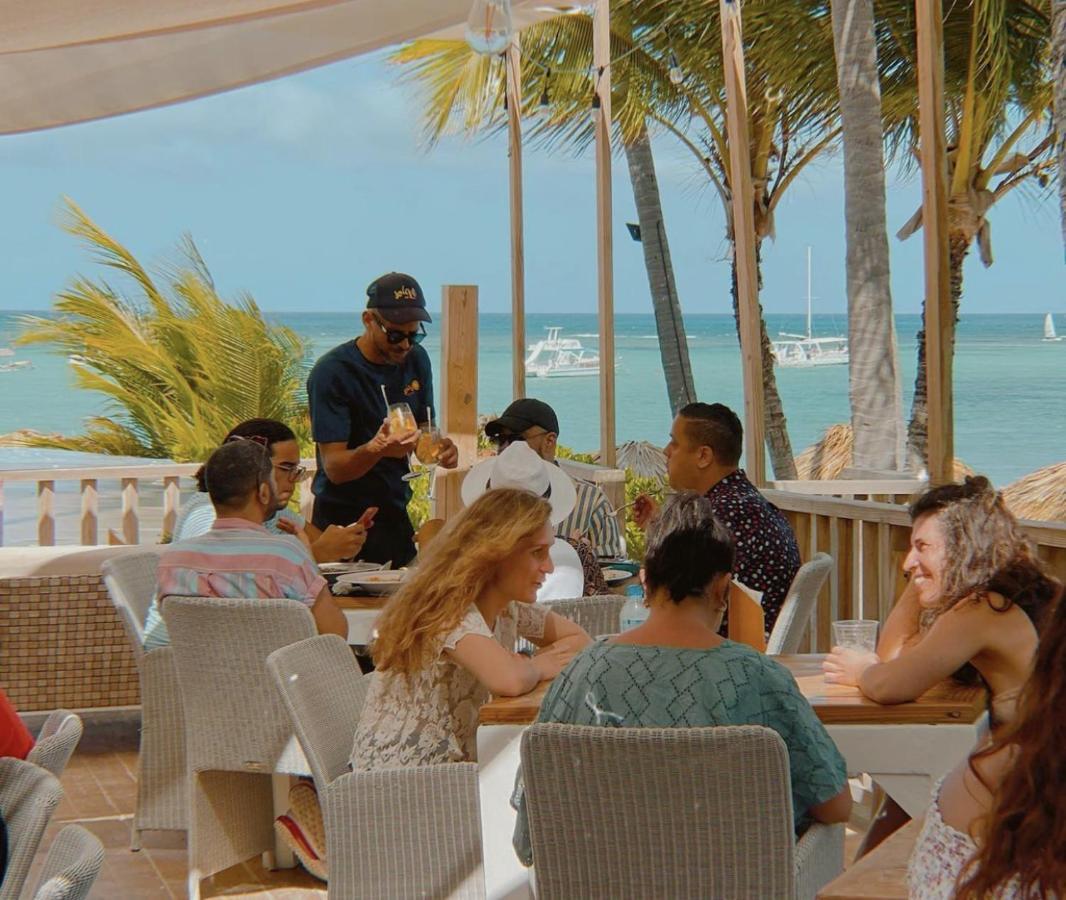 Tropicana Suites Deluxe Beach Club & Pool - Playa Los Corales Punta Cana
