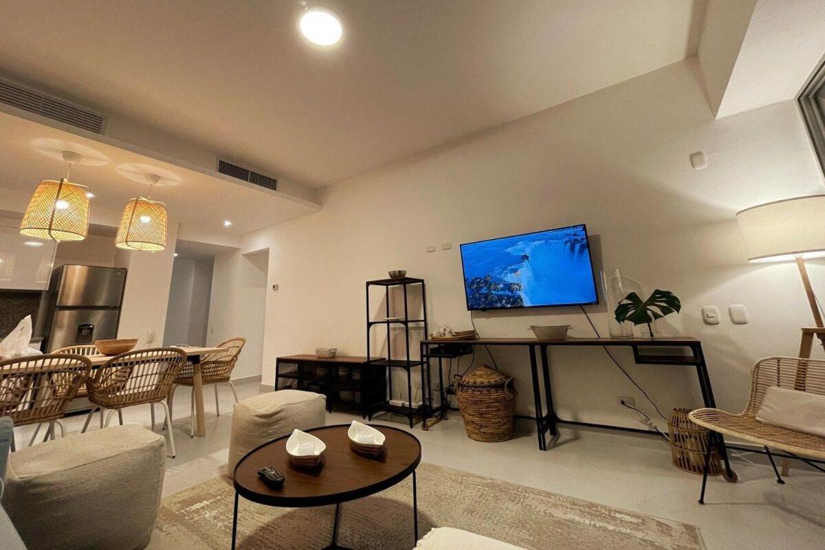 Aquarella Beachfront 2br Sunset *