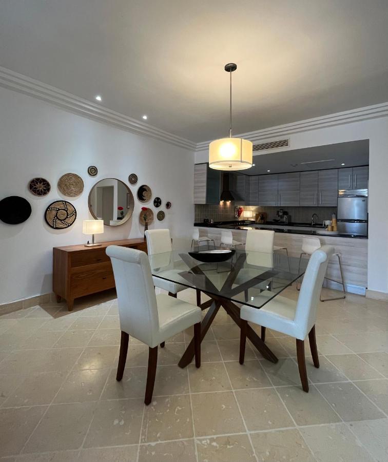 Luxe 1 Bedroom Cap Cana, Dr - Steps Away From Pool, King Bed, Caribbean Paradise! Apartment Punta Cana