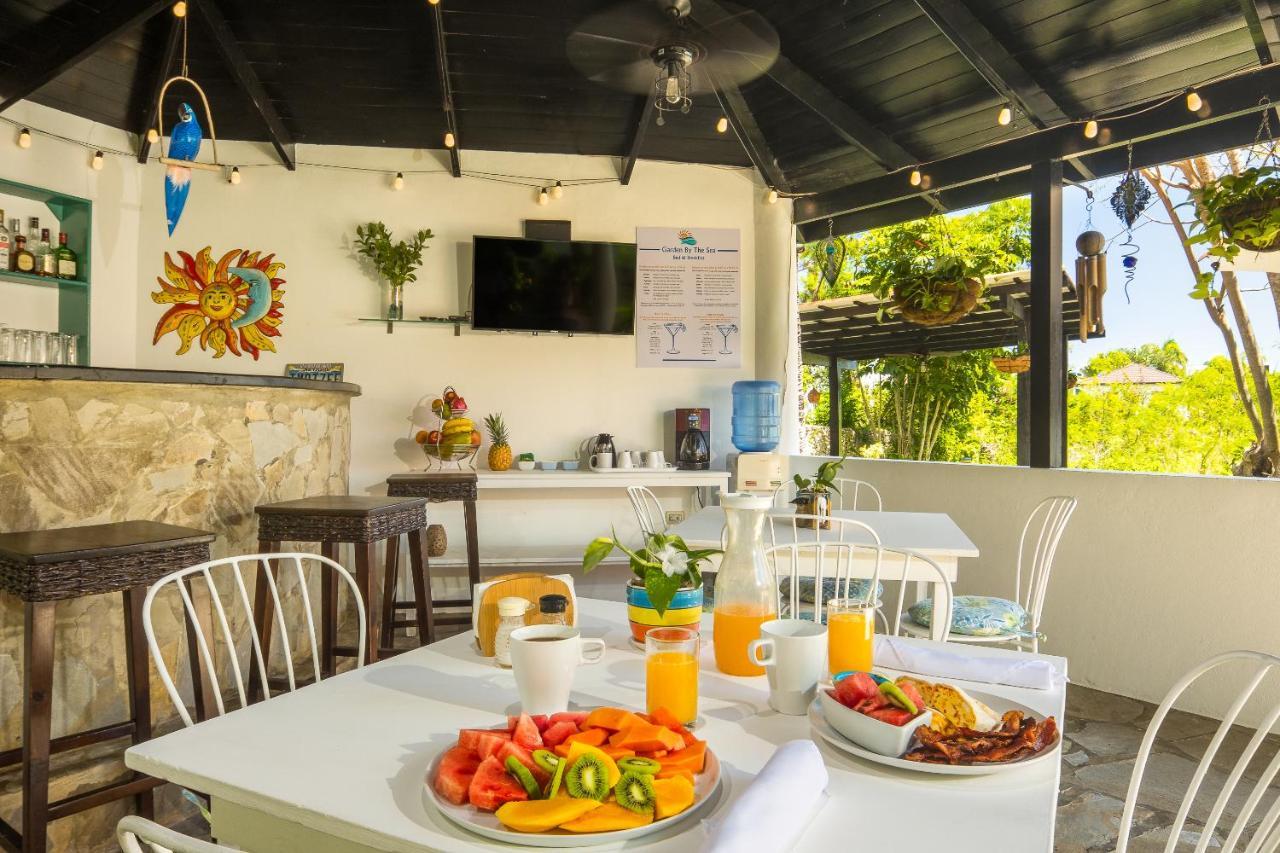 Bed & Breakfast Garden By The Sea