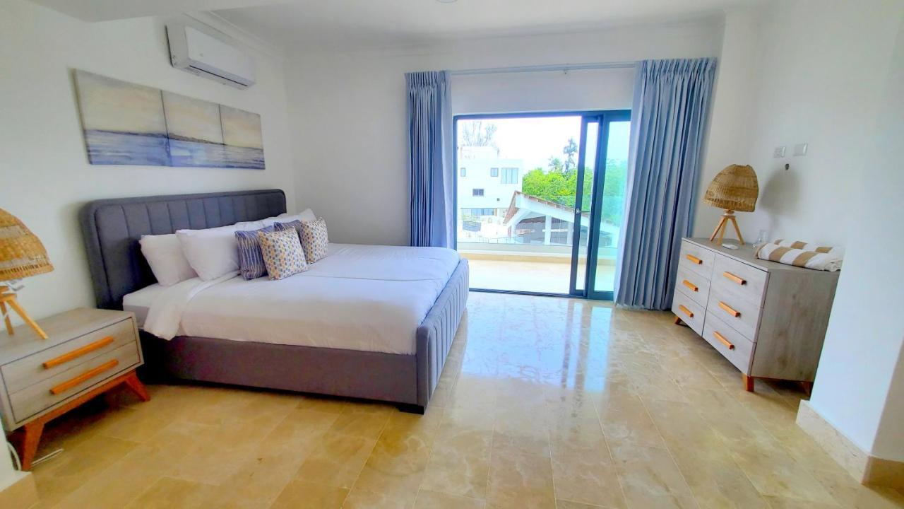 Amar'e & Apartment