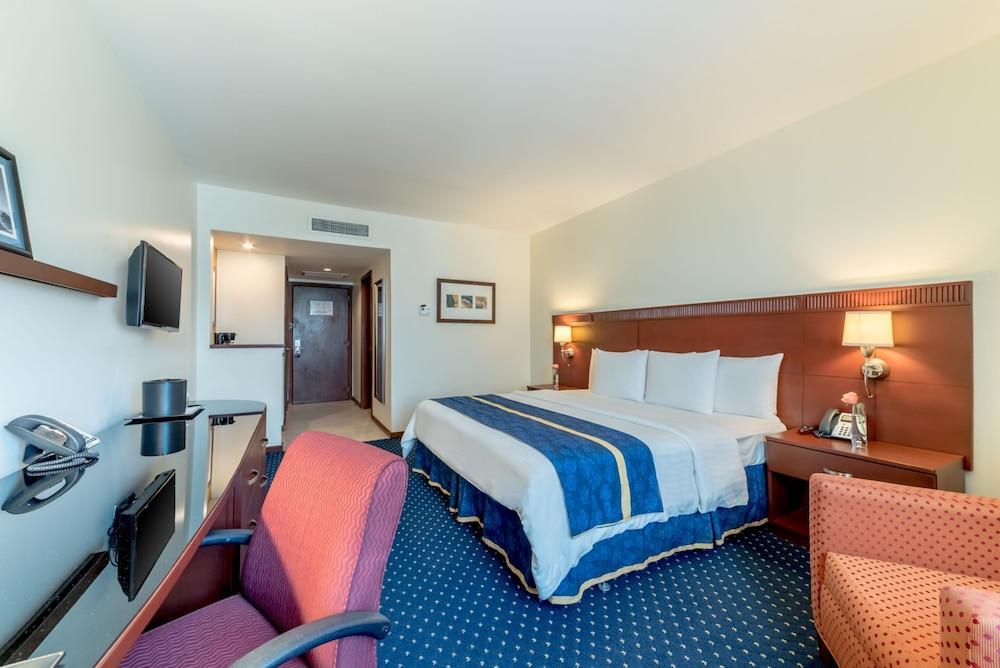Hodelpa Garden Court Hotel 4*
