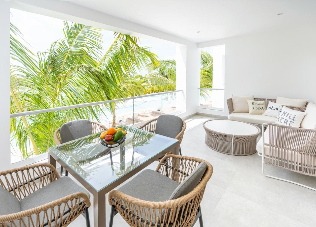 Aqua Esmeralda Luxury Front Apartment