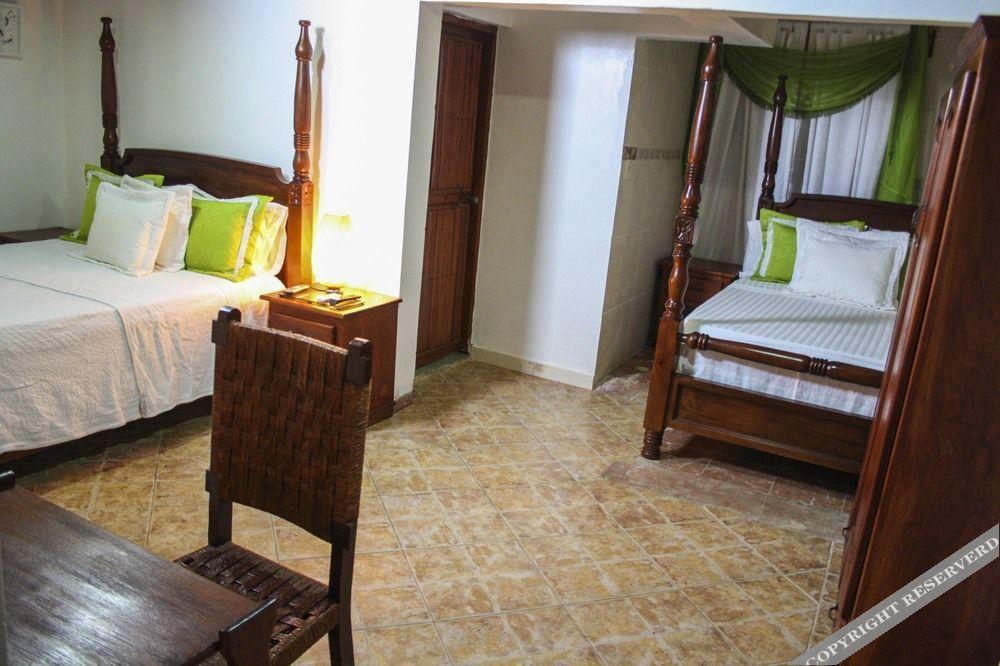 Sea Breeze Hotel 3*