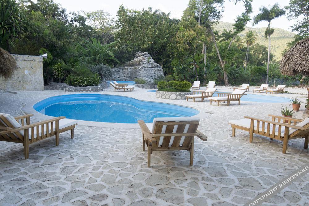 Sea Breeze Hotel