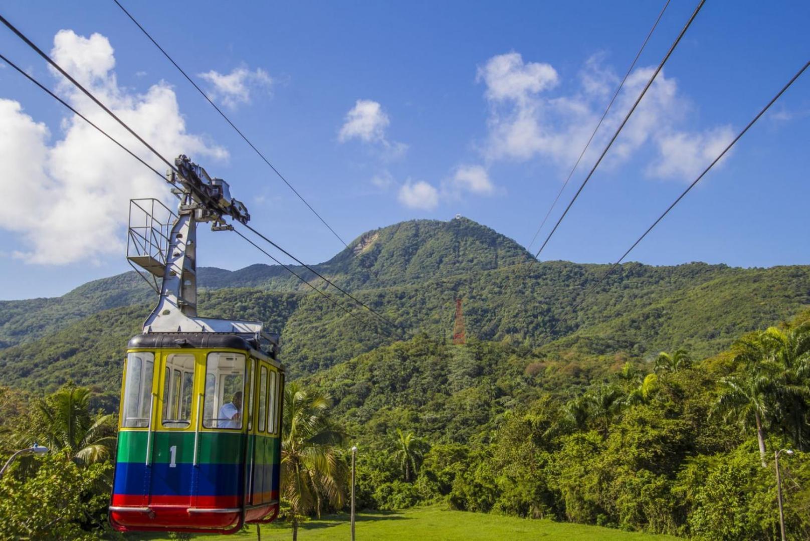 Air-conditioning , Bbq, Downtown City, Just 3 Minutes From The Cable Car And The * Puerto Plata