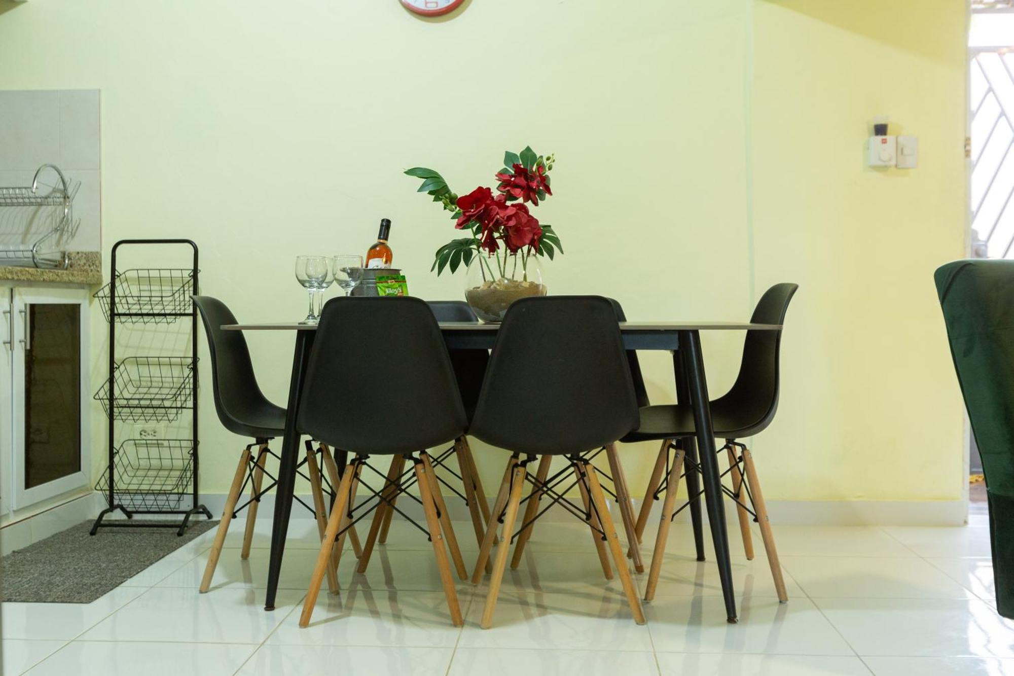 Apartment Air-conditioning , Bbq, Downtown City, Just 3 Minutes From The Cable Car And The *
