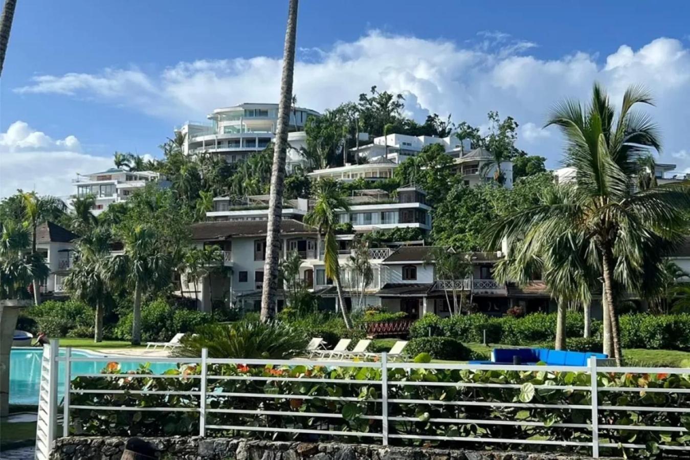 Beachfront 2br With Pool & Terrace In Terrenas Apartment