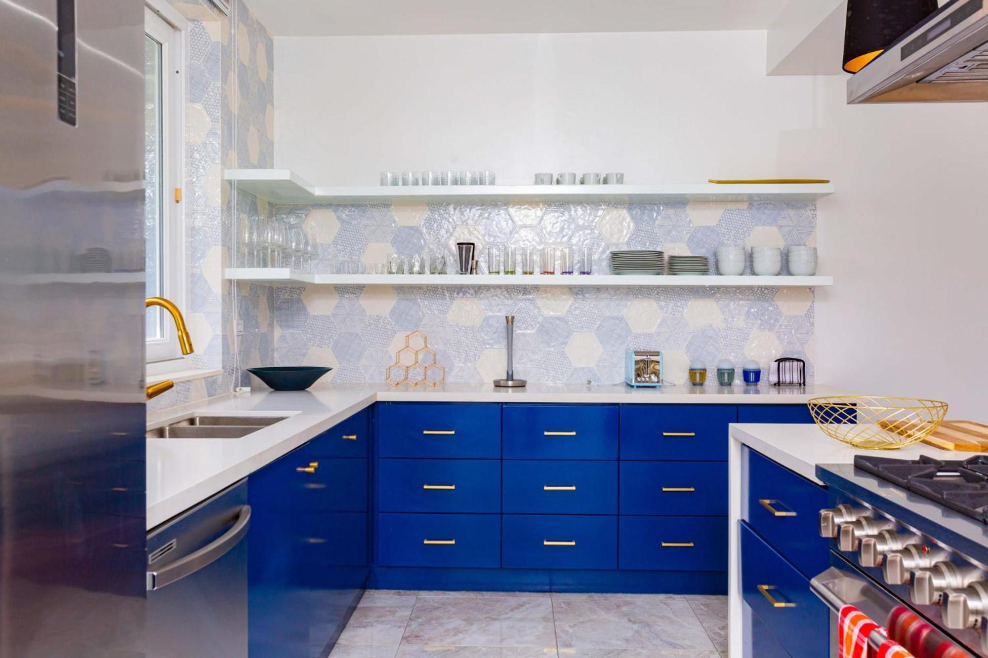 Villa Blue Amber