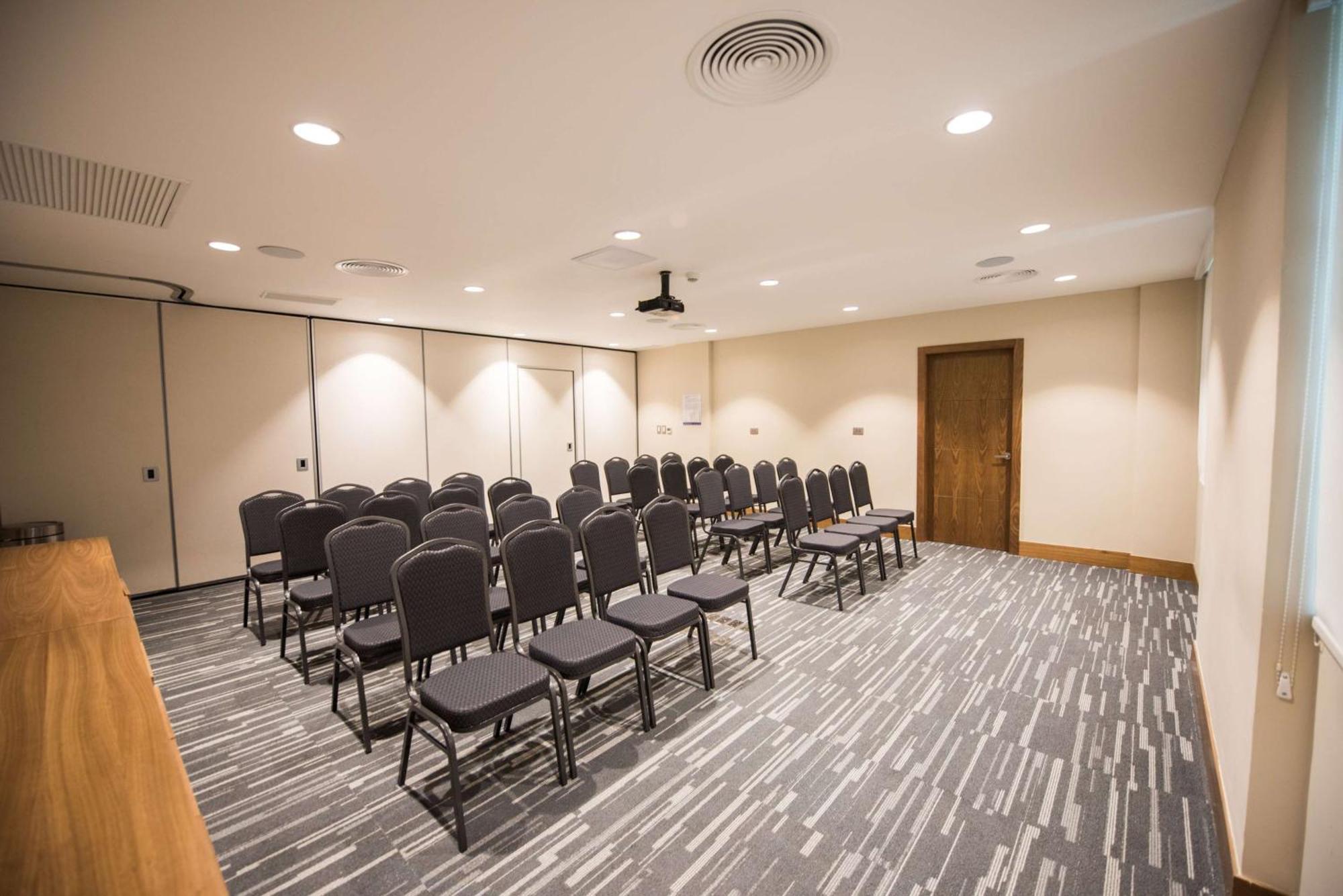 Hampton By Hilton Santo Domingo Airport 3*