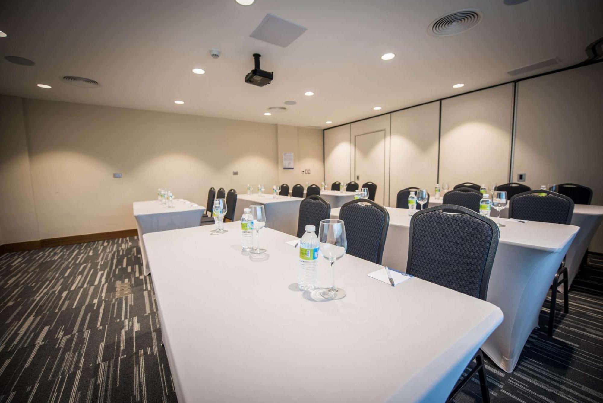 Hampton By Hilton Santo Domingo Airport 3*