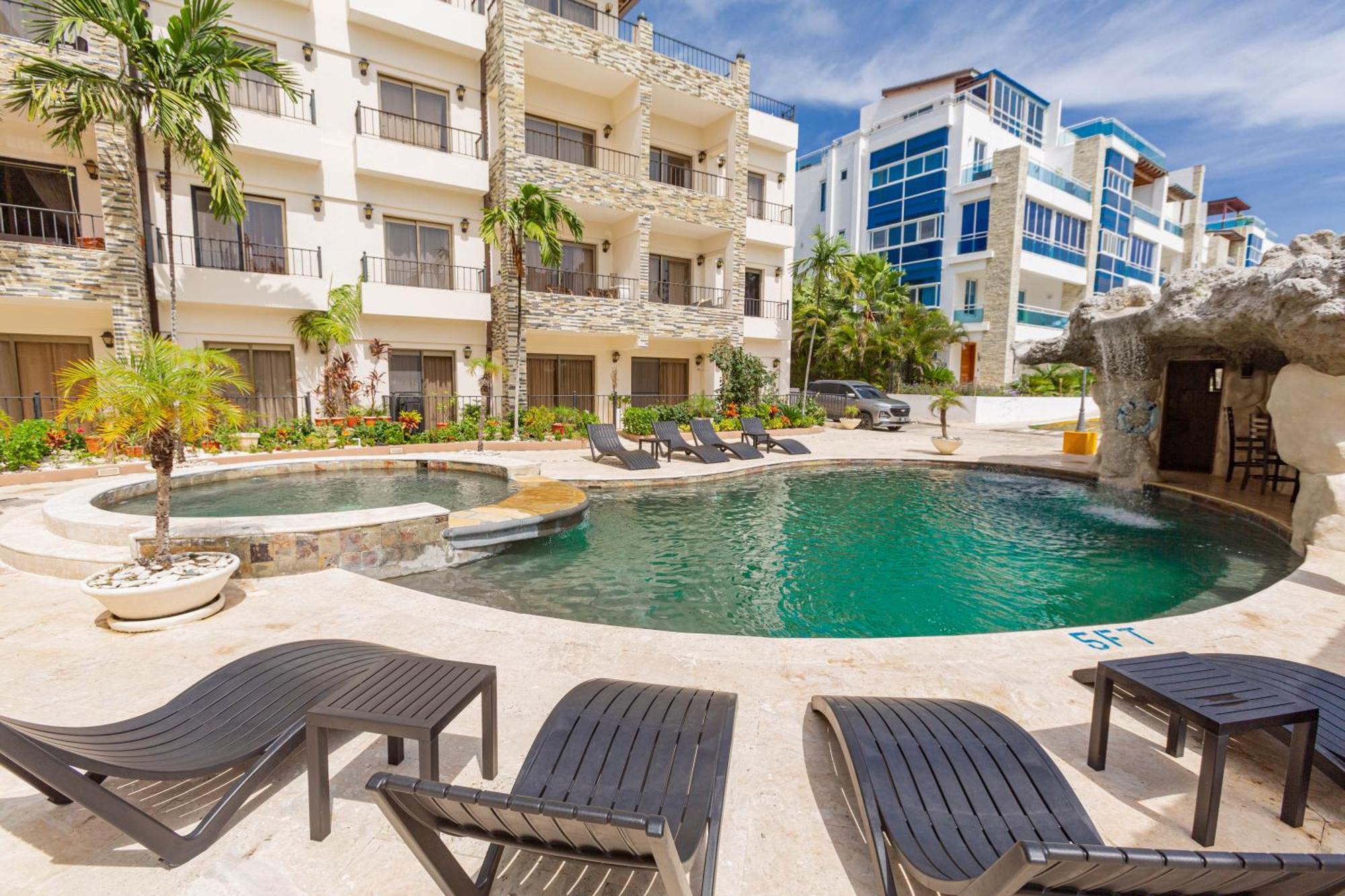 At Grand Laguna By Calisto