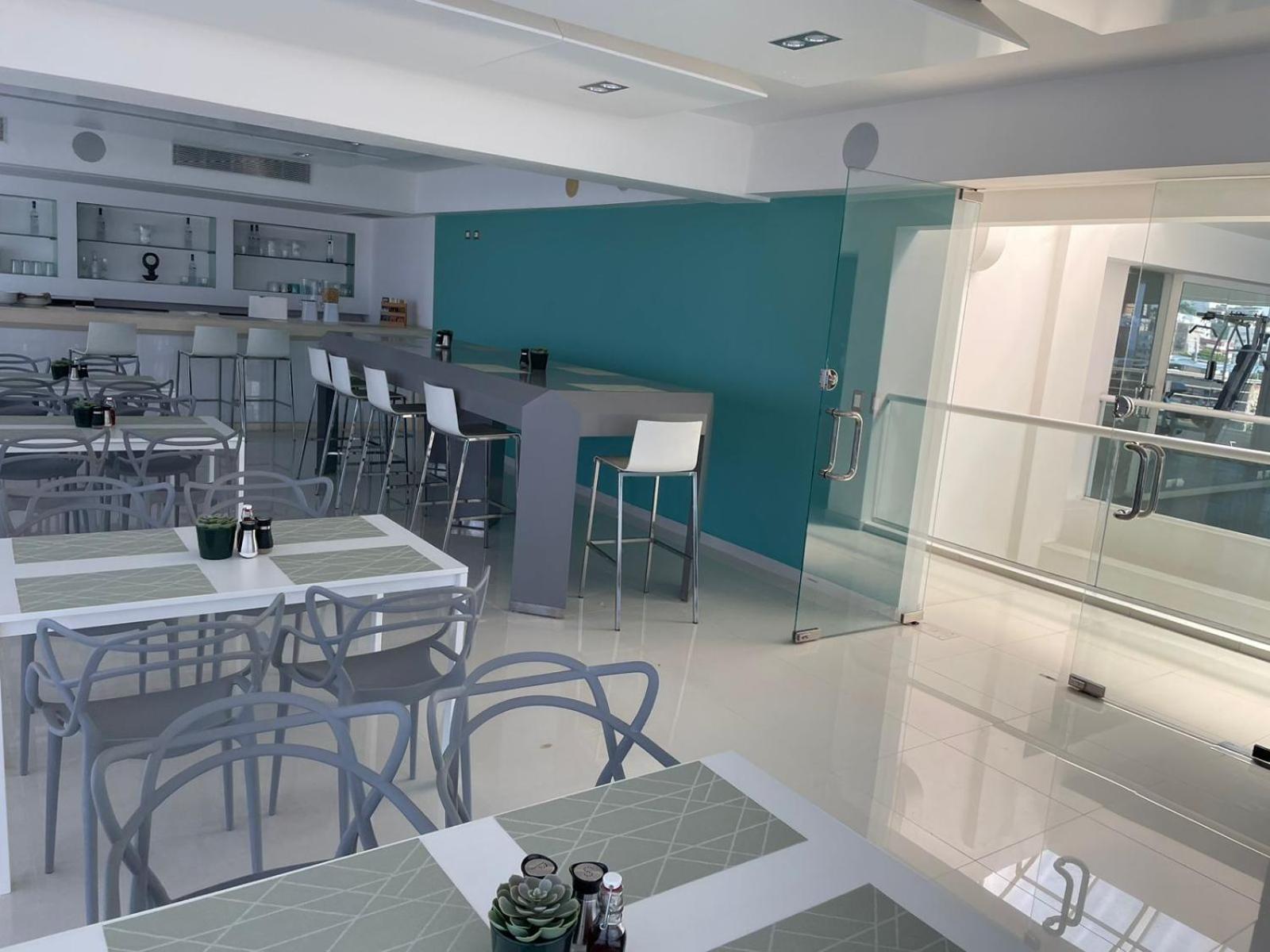 Lincoln Apartment *