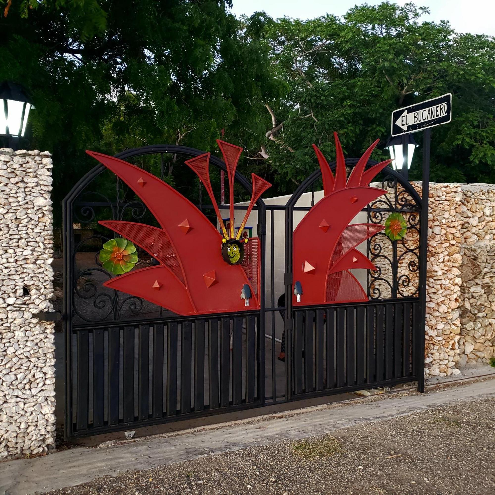 El Bucanero *