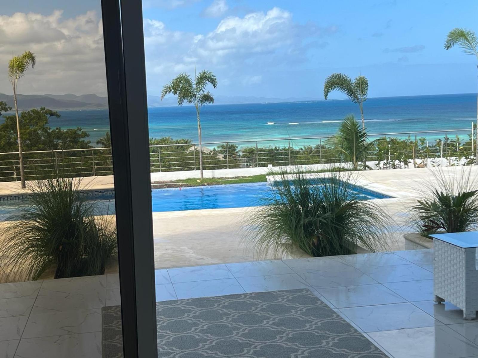 Luxury Front With Private Pool And Stunning Ocean View! Villa