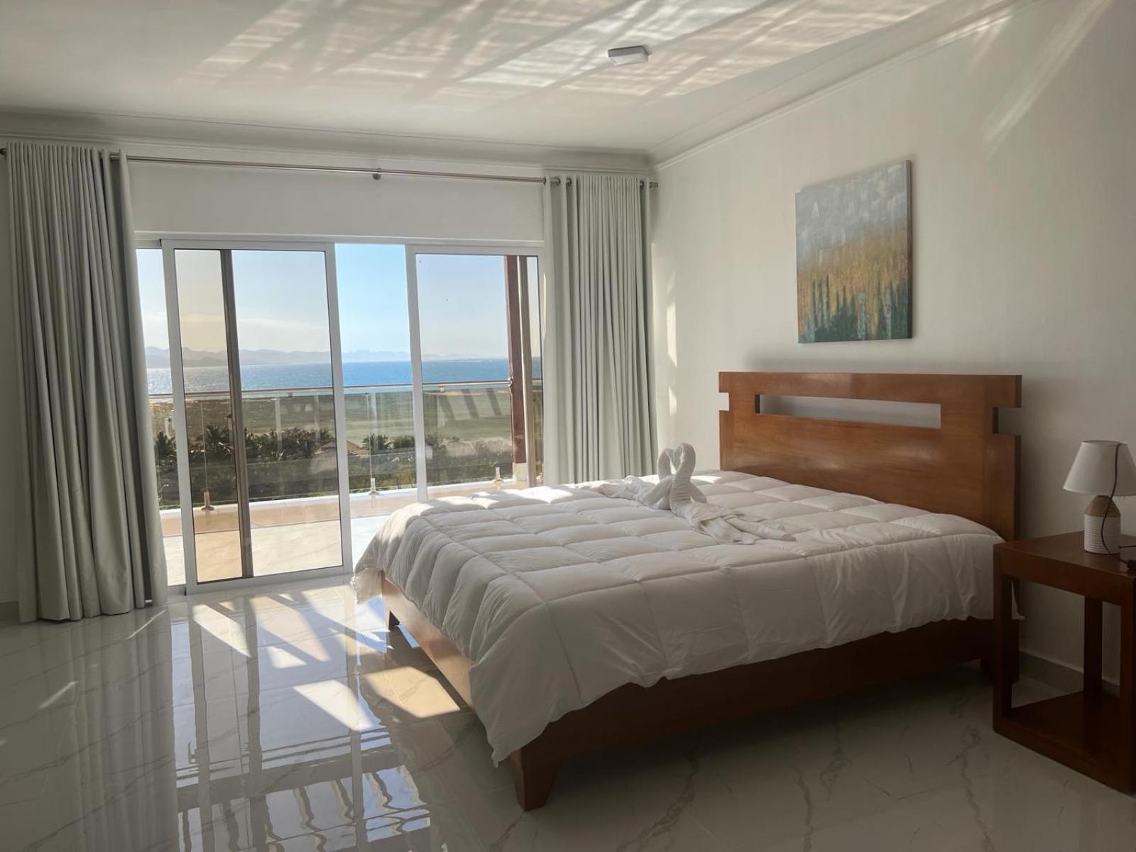 Villa Luxury Front With Private Pool And Stunning Ocean View! *