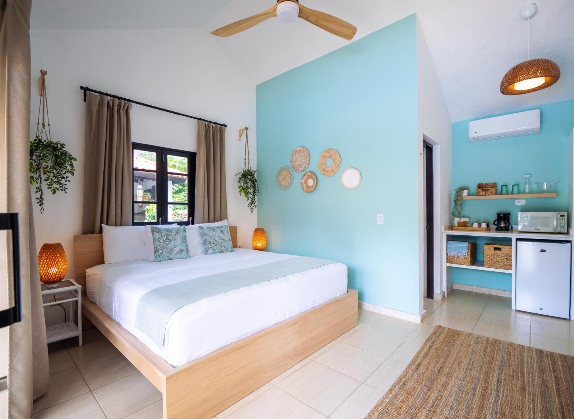Bed & Breakfast Garden By The Sea 4*